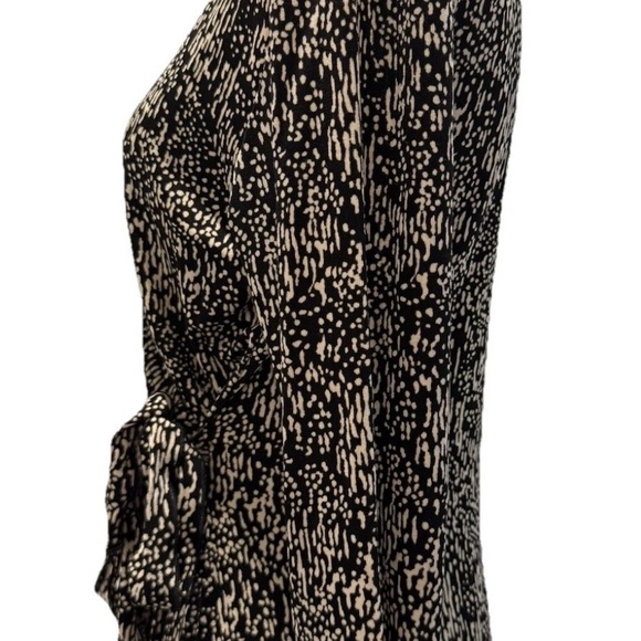 Chico’s Black & Tan Printed Tie Wrap Blouse, 3/4 Sleeves, Chico 1, US Medium - Picture 9 of 12